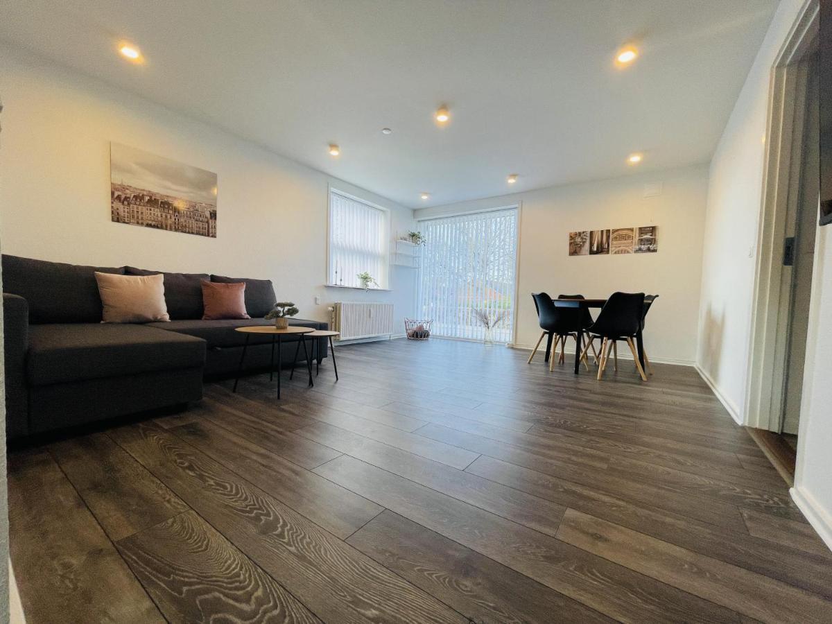 Aday - Elegant With Terrace Apartment
