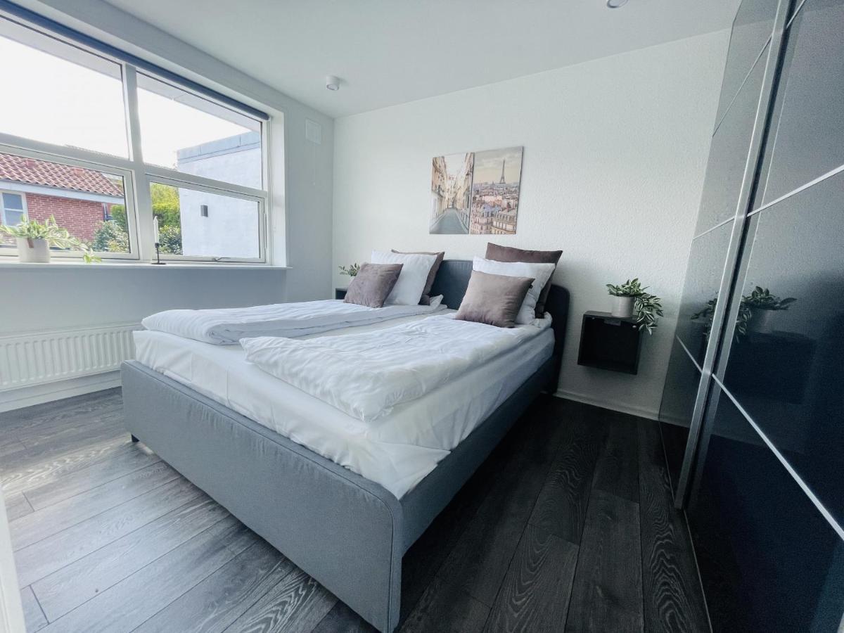 Aday - Elegant With Terrace Apartment